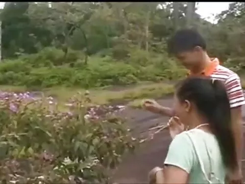 சூடான அழகியுடன் வெறு ...